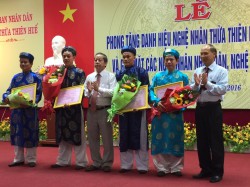 anh-bang-khen-my-nghe-hue-2